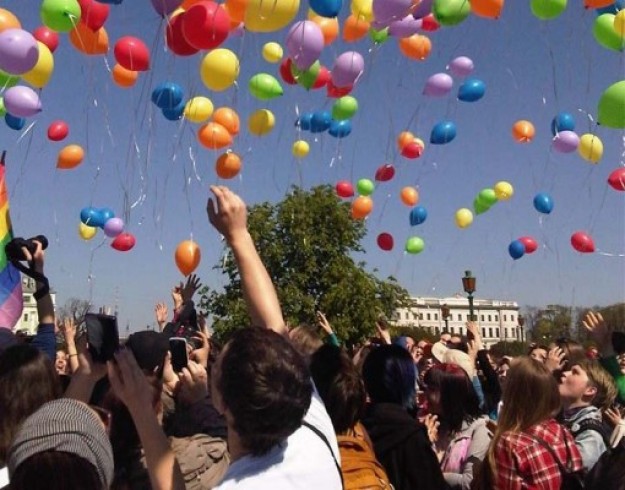 Valiente manifestación por los derechos LGBT en Rusia