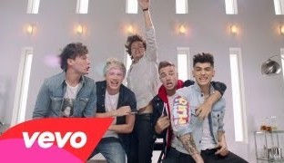 One Direction se ríe de su lado más gay en su nuevo videoclip, ‘Best song ever’