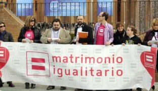 Diversas entidades LGTB defendieron el matrimonio igualitario ante las puertas del congreso del PP
