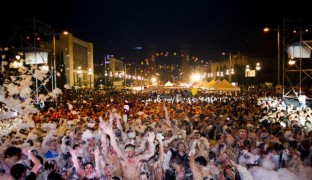El Orgullo Gay 2014 toma las calles de Barcelona