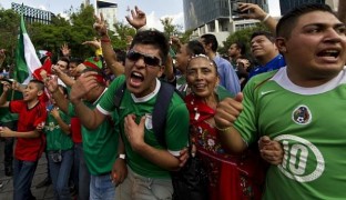 ¿Por qué la FIFA condena el racismo pero tolera la homofobia?