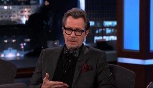 Gary Oldman se disculpa por defender los insultos homófobos de Alec Baldwin