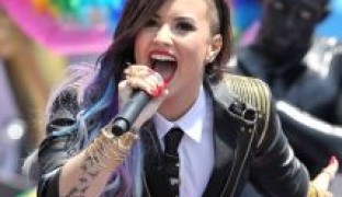 Demi Lovato se inspira en su abuelo gay para su single 'Really don't care'