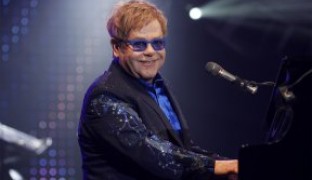 Elton John dice que el papa Francisco es 