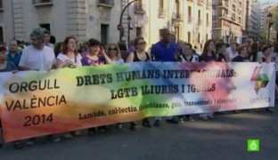 Arrastran a una transexual por el asfalto durante 20 metros