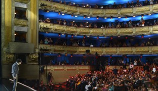 Mariachis, famosos y canciones románticas en el Teatro Real