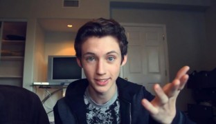 Joven actor sale del armario en Youtube y se lleva un millón de visitas y miles de felicitaciones