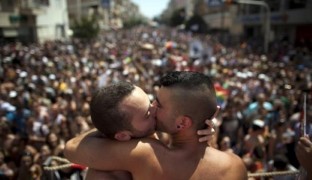 Gays más propensos a tener sexo 