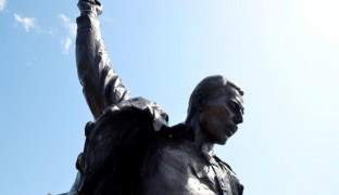 ¿Por qué Freddie Mercury nunca habló claramente sobre su orientación sexual?