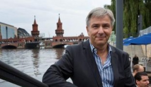 El último brindis de Klaus Wowereit, el alcalde gay de Berlín